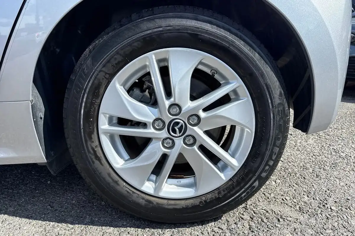 2022-mazda-mazda2-15-agile-big-20