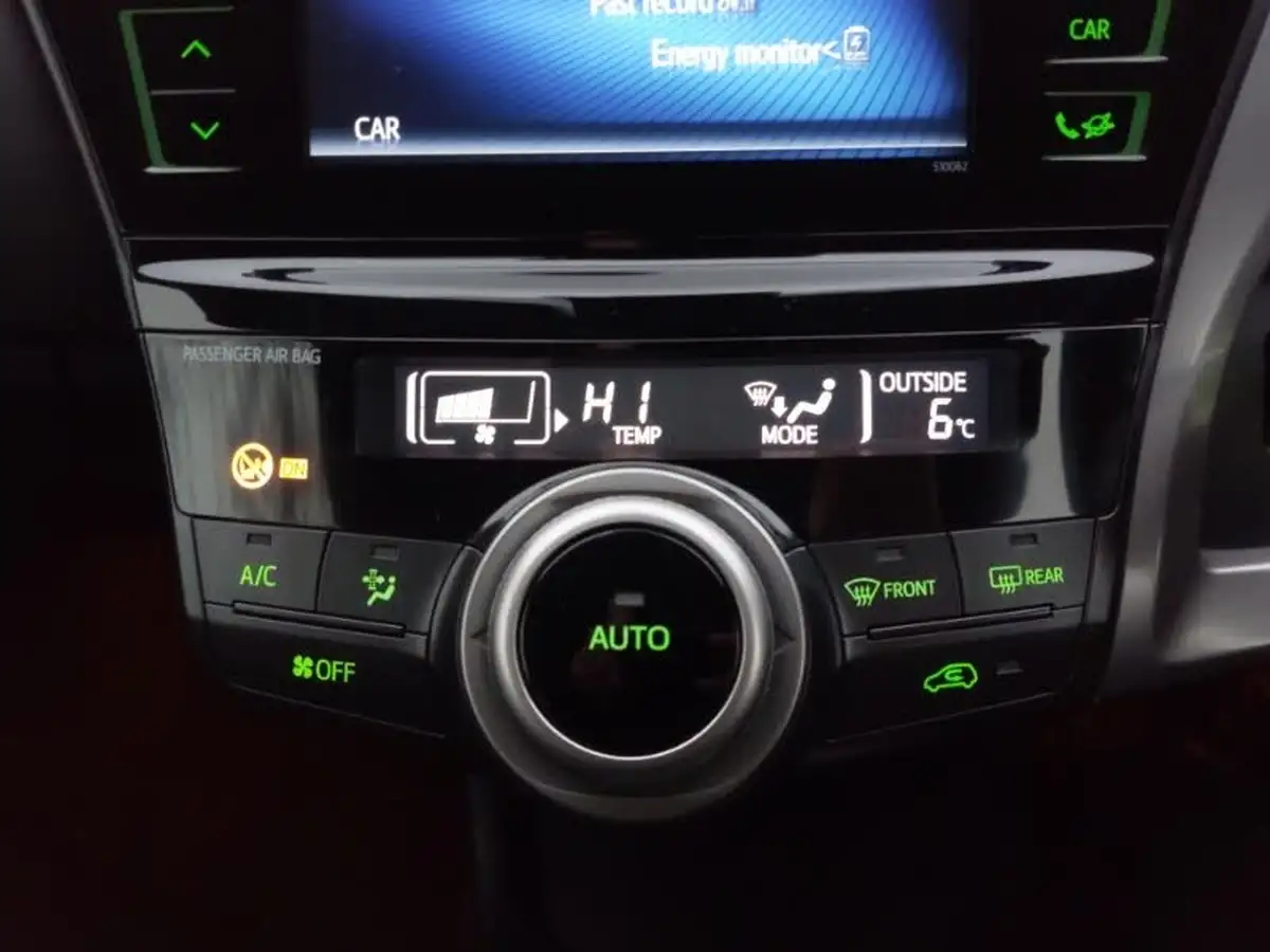 2019-toyota-prius-18-vvt-i-excel-big-16