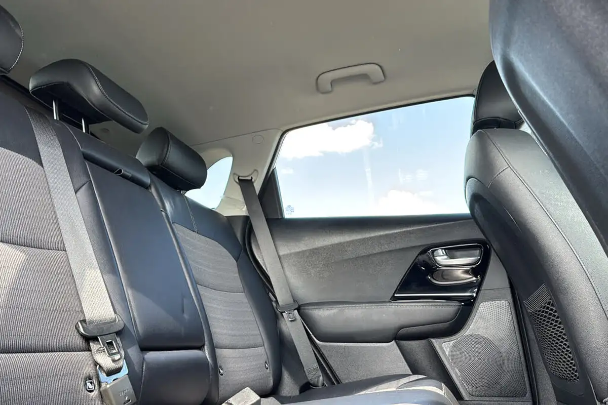 2017-kia-niro-16-gdi-2-157kwh-lithium-ion-big-10