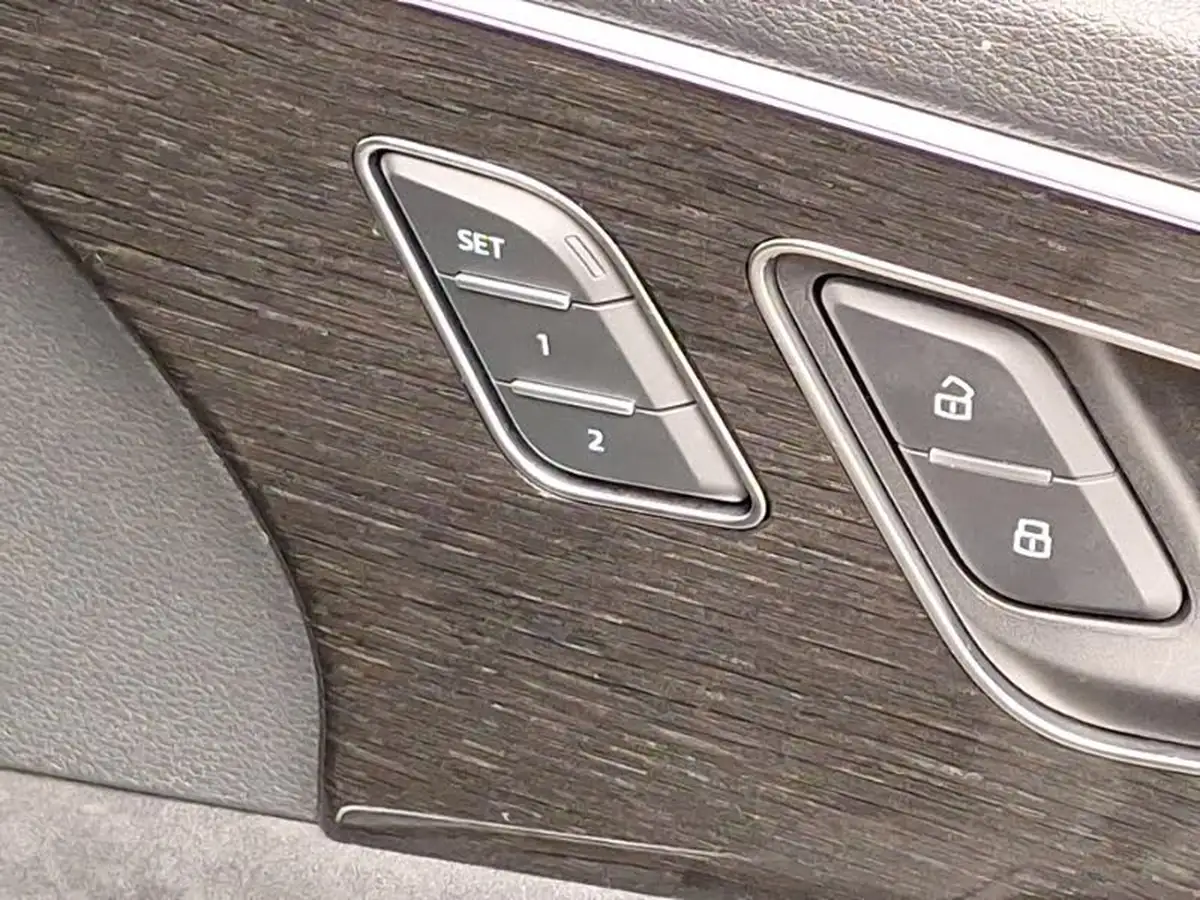2023-audi-q7-30-50-tdi-black-edition-big-13