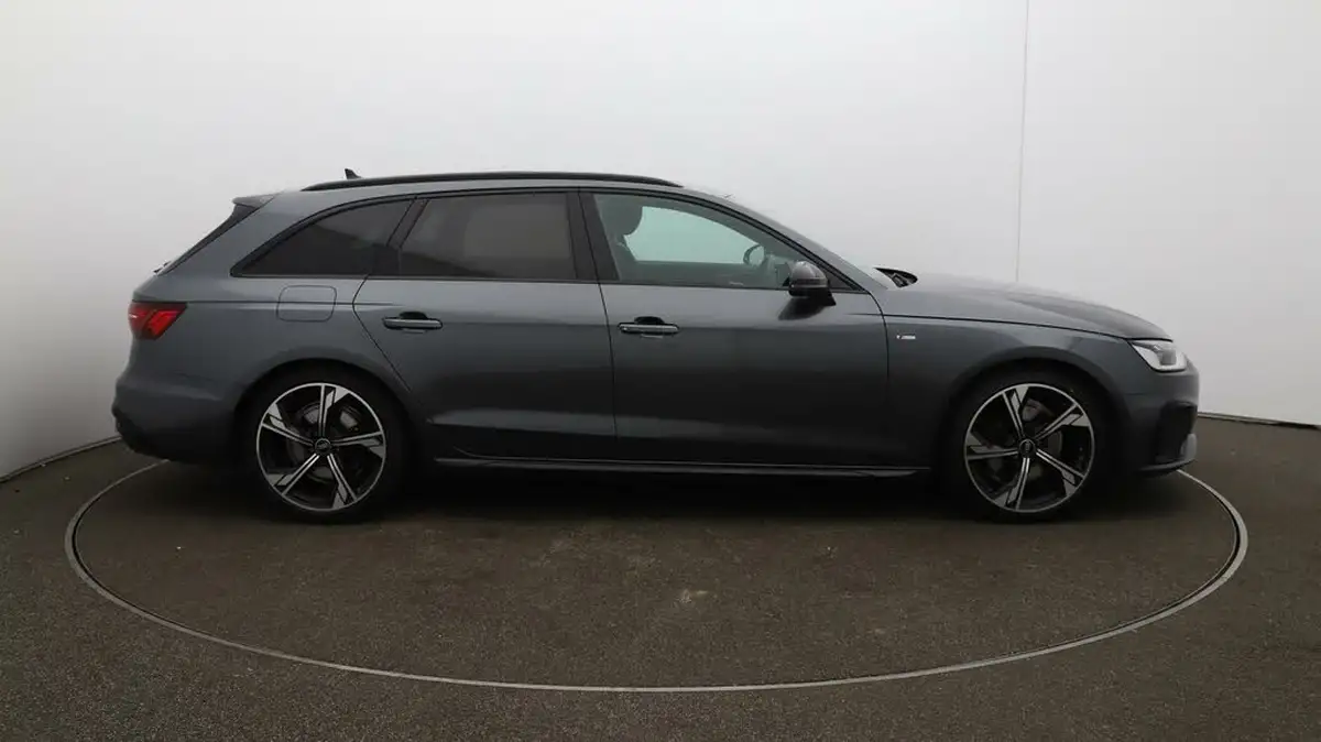 2022-audi-a4-avant-20-35-tfsi-black-edition-s-tronic-big-41