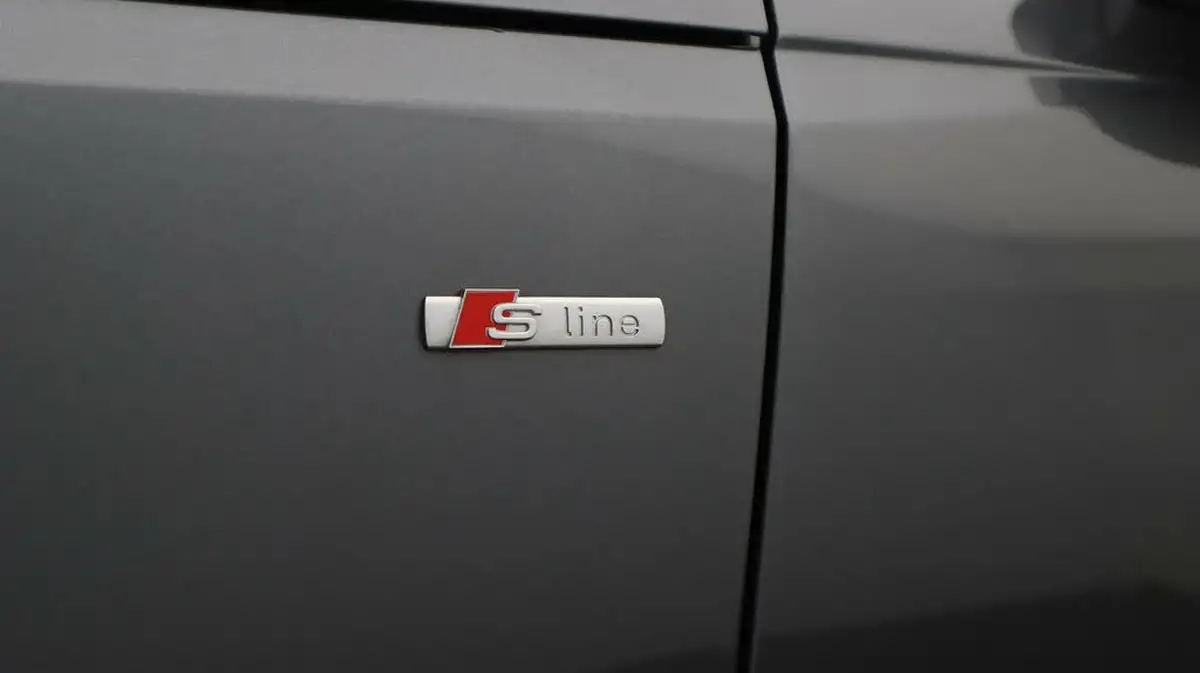 2022-audi-a4-avant-20-35-tfsi-black-edition-s-tronic-big-20