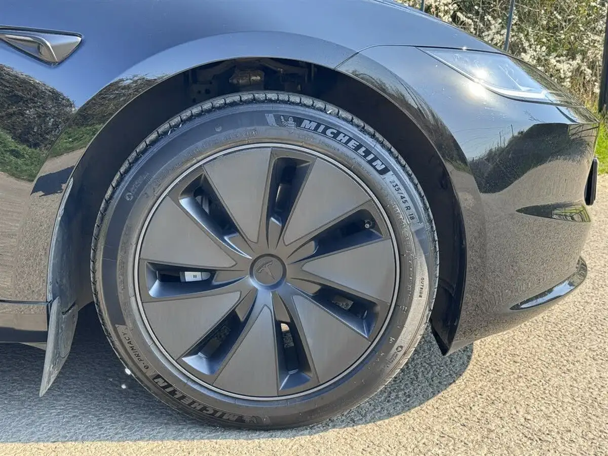2024-tesla-model-3-e-rwd-big-28
