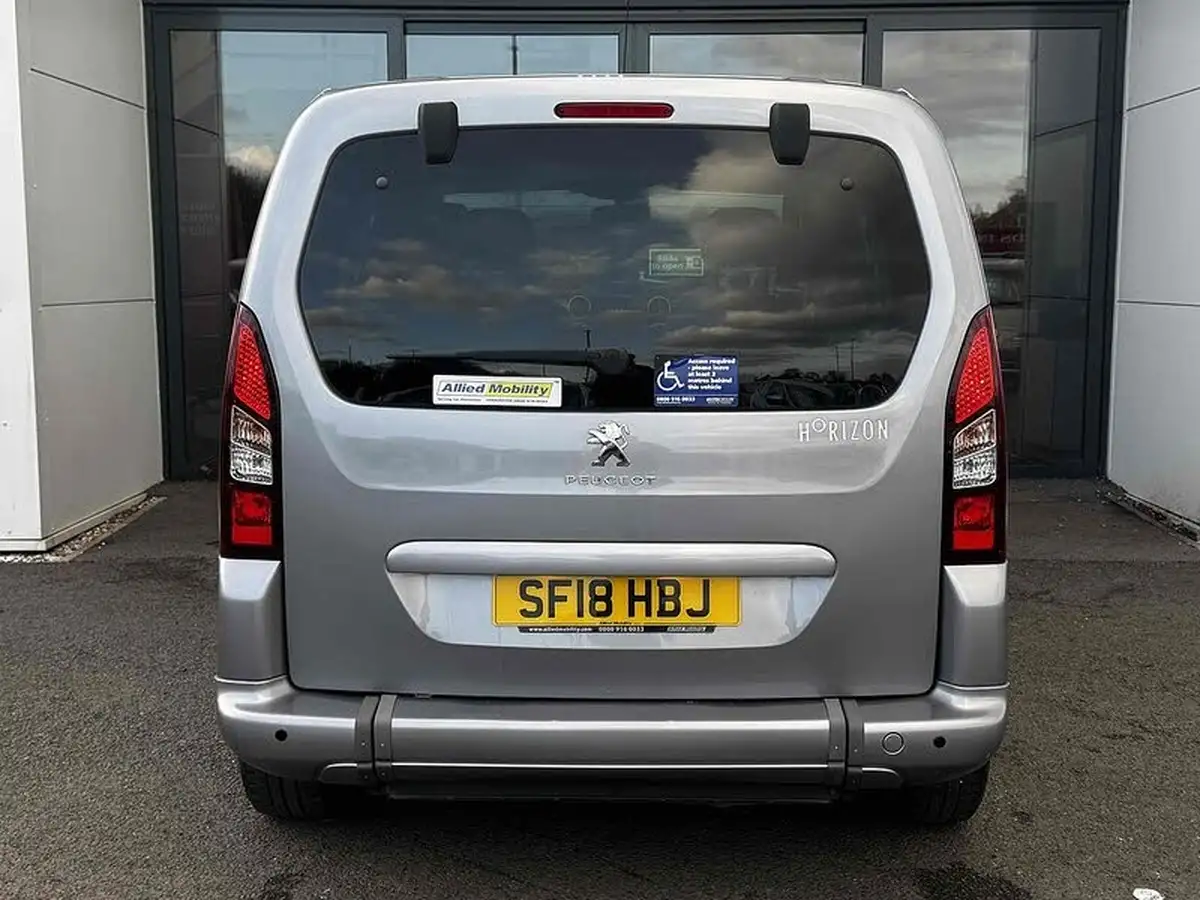 2018-peugeot-partner-big-14