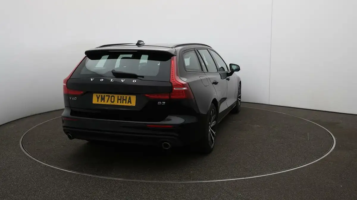 2021-volvo-v60-20-b3-momentum-160bhp-big-48