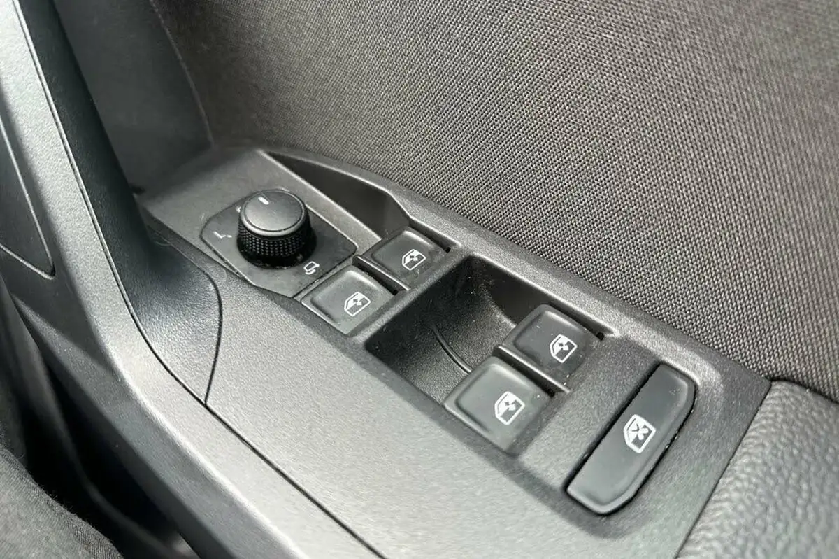 2021-seat-arona-10-tsi-fr-red-edition-dsg-big-14