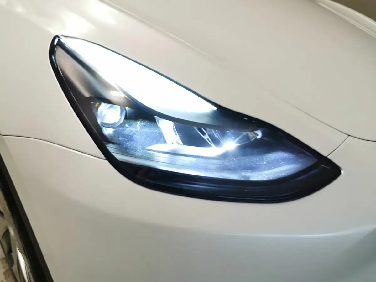 2023-tesla-model-y-e-rwd-big-5