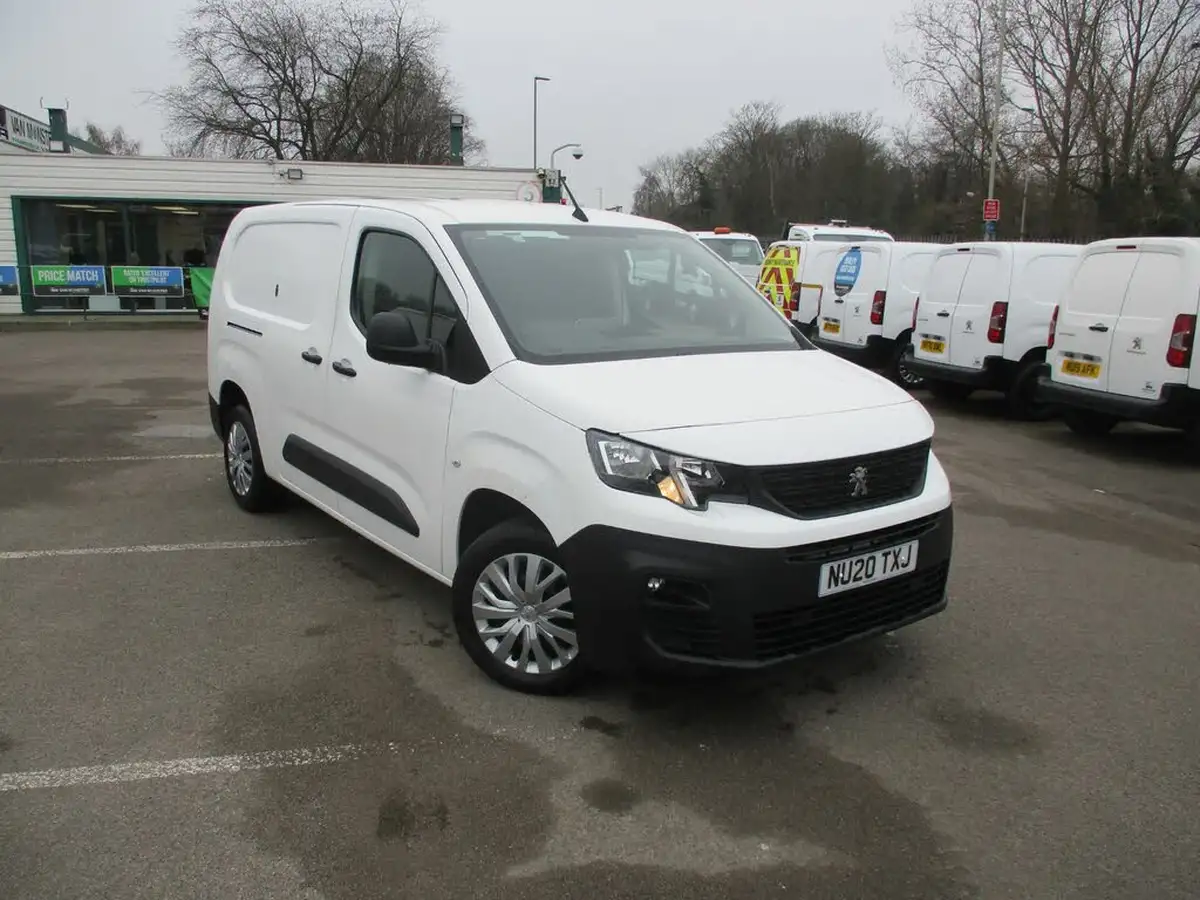 2020-peugeot-partner-15-bluehdi-950-professional-100ps-eu6dt-long-panel-big-1