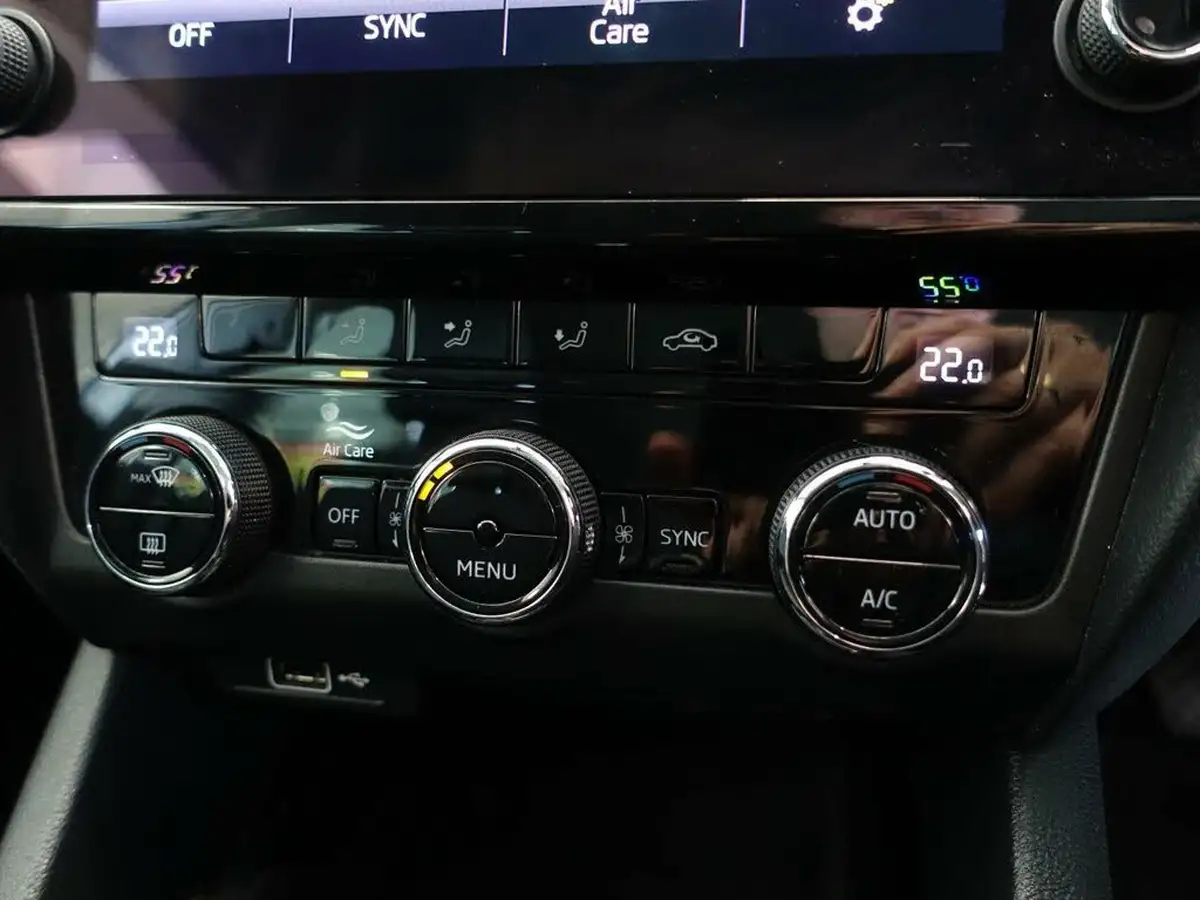 2019-skoda-octavia-16tdi-se-l-estate-big-22