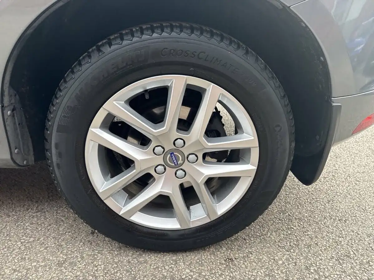 2017-volvo-xc60-20td-d4-se-lux-geartronic-big-24