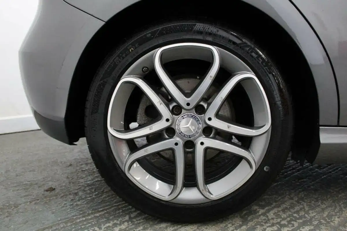 2015-mercedes-benz-a-class-15-cdi-a180-sport-109ps-7g-dct-big-45