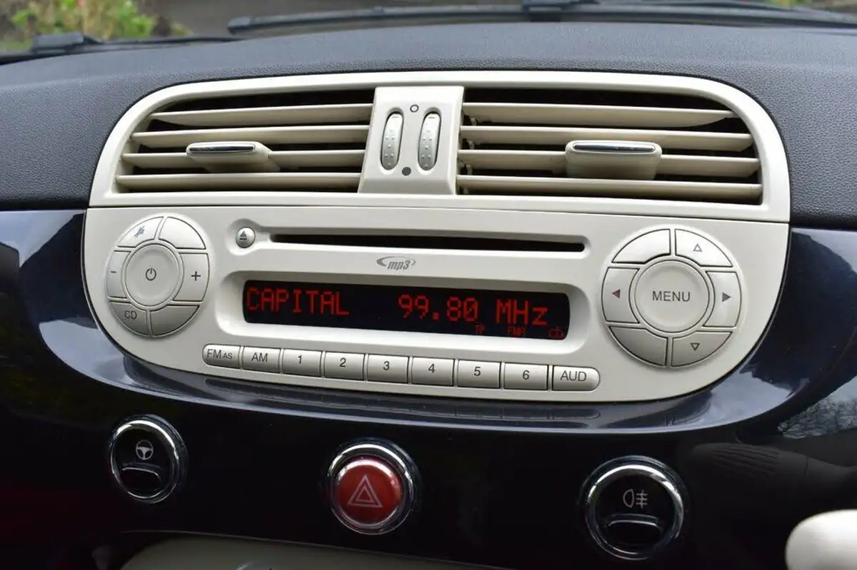 2014-fiat-500-12-pop-ss-big-19