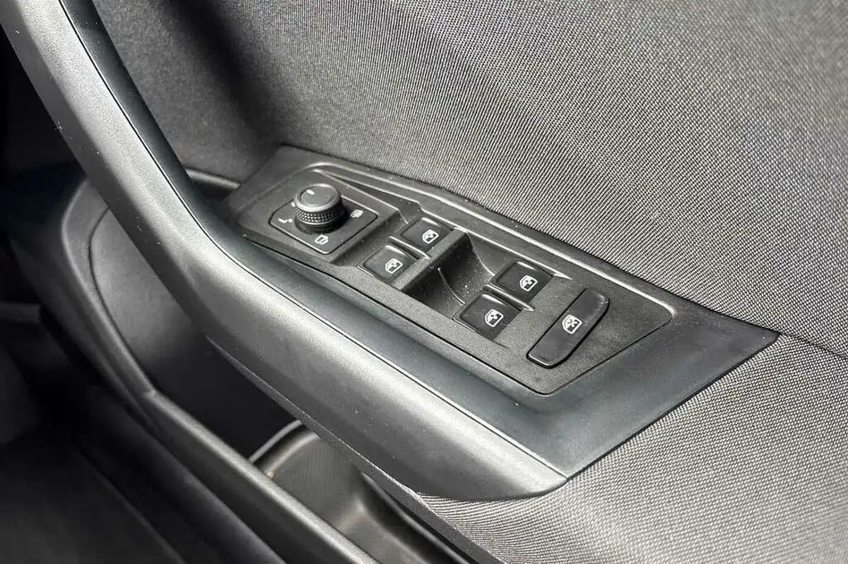 2023-volkswagen-t-roc-15-tsi-life-dsg-big-27