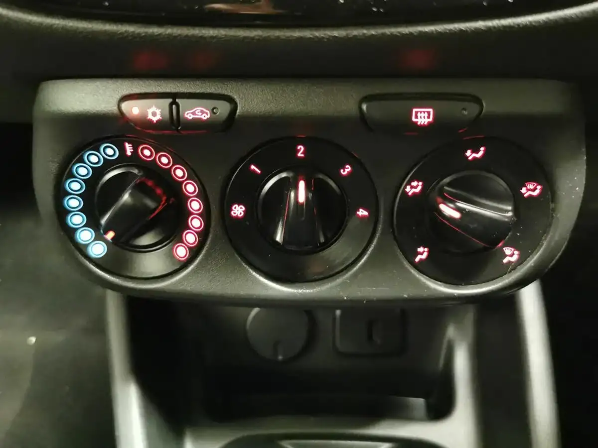 2018-vauxhall-corsa-14i-sri-vx-line-90ps-ecotec-5d-big-17