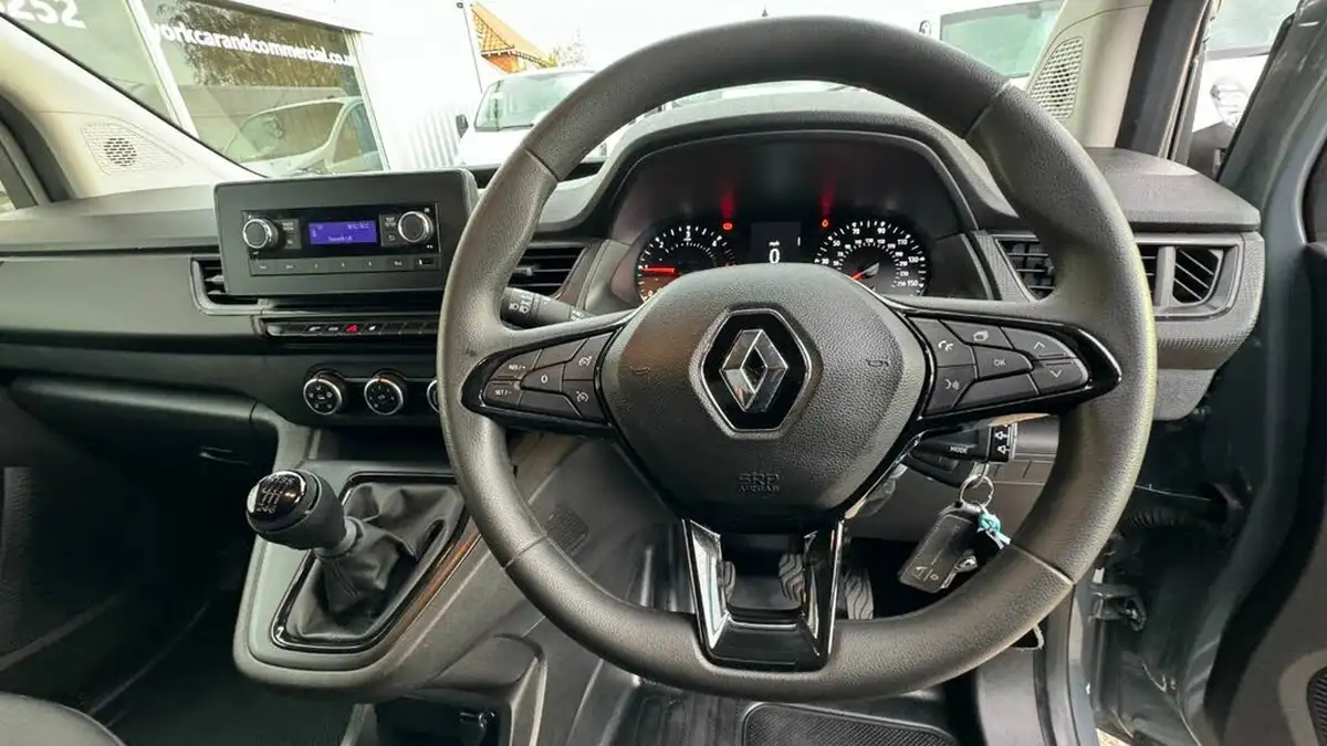 2023-renault-kangoo-15dci-ml19-95-start-big-30