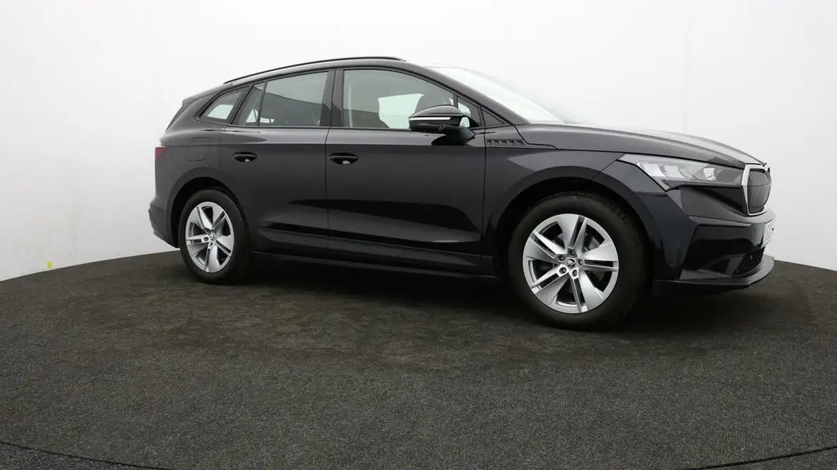 2023-skoda-enyaq-e-60-big-38