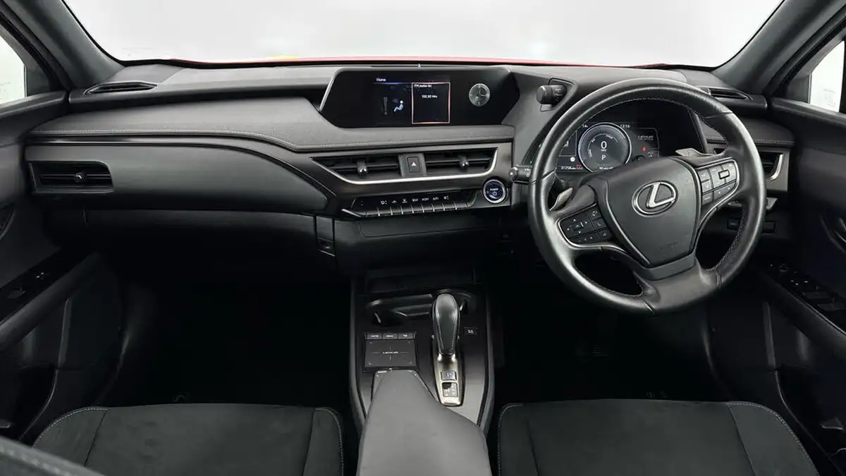 2022-lexus-ux-300e-e-ux-201bhp-big-10