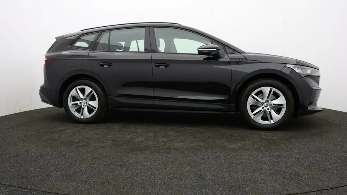 2023-skoda-enyaq-e-60-big-34