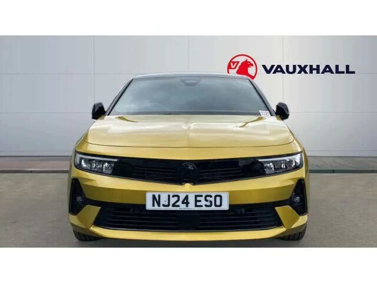 2024-vauxhall-astra-16-gse-hatchback-big-2