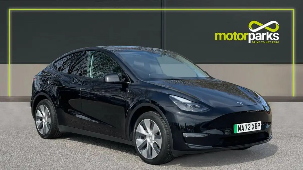 2022-tesla-model-y-e-long-range-big-0