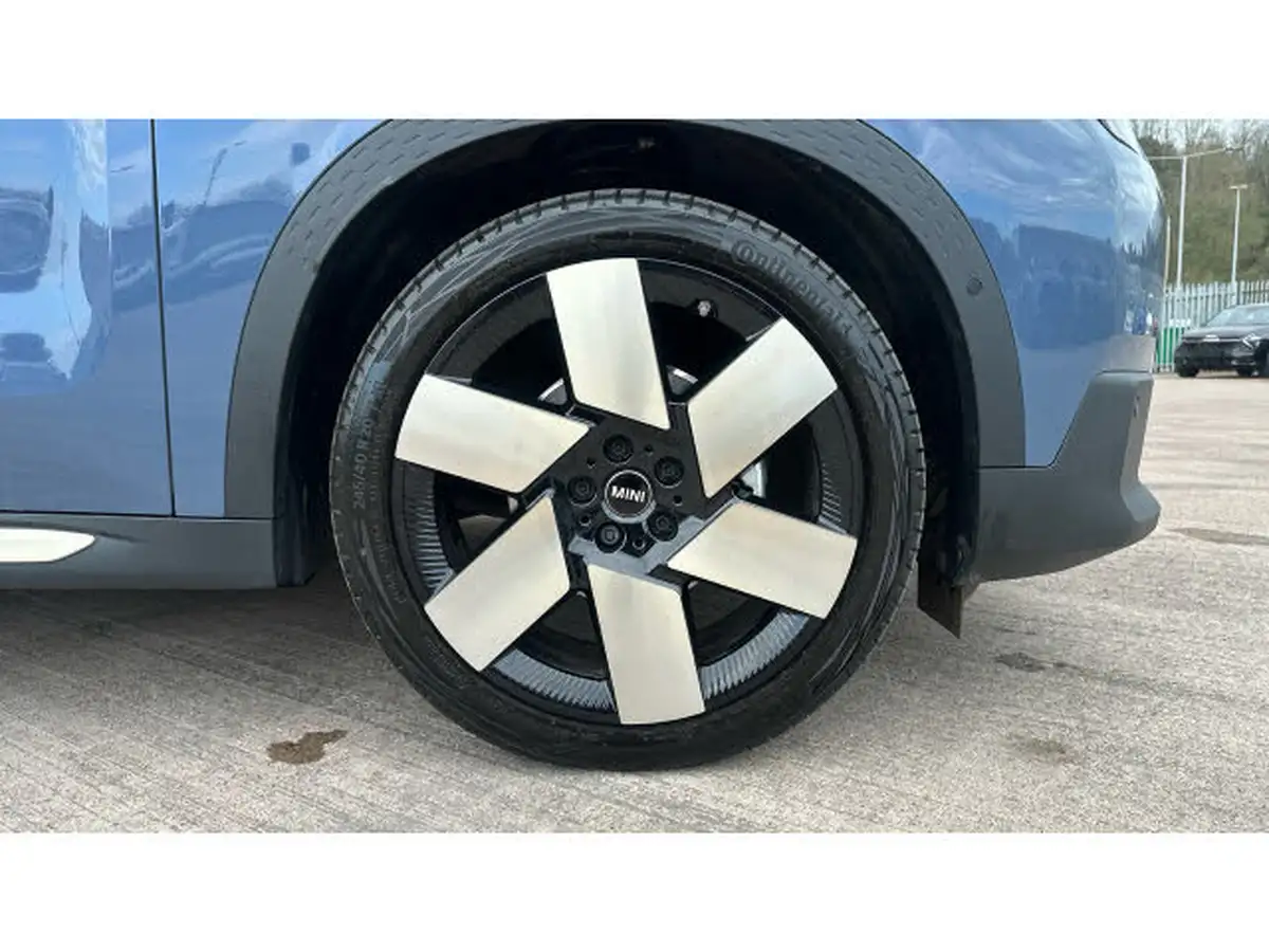 2024-mini-countryman-e-cooper-e-exclusive-big-13