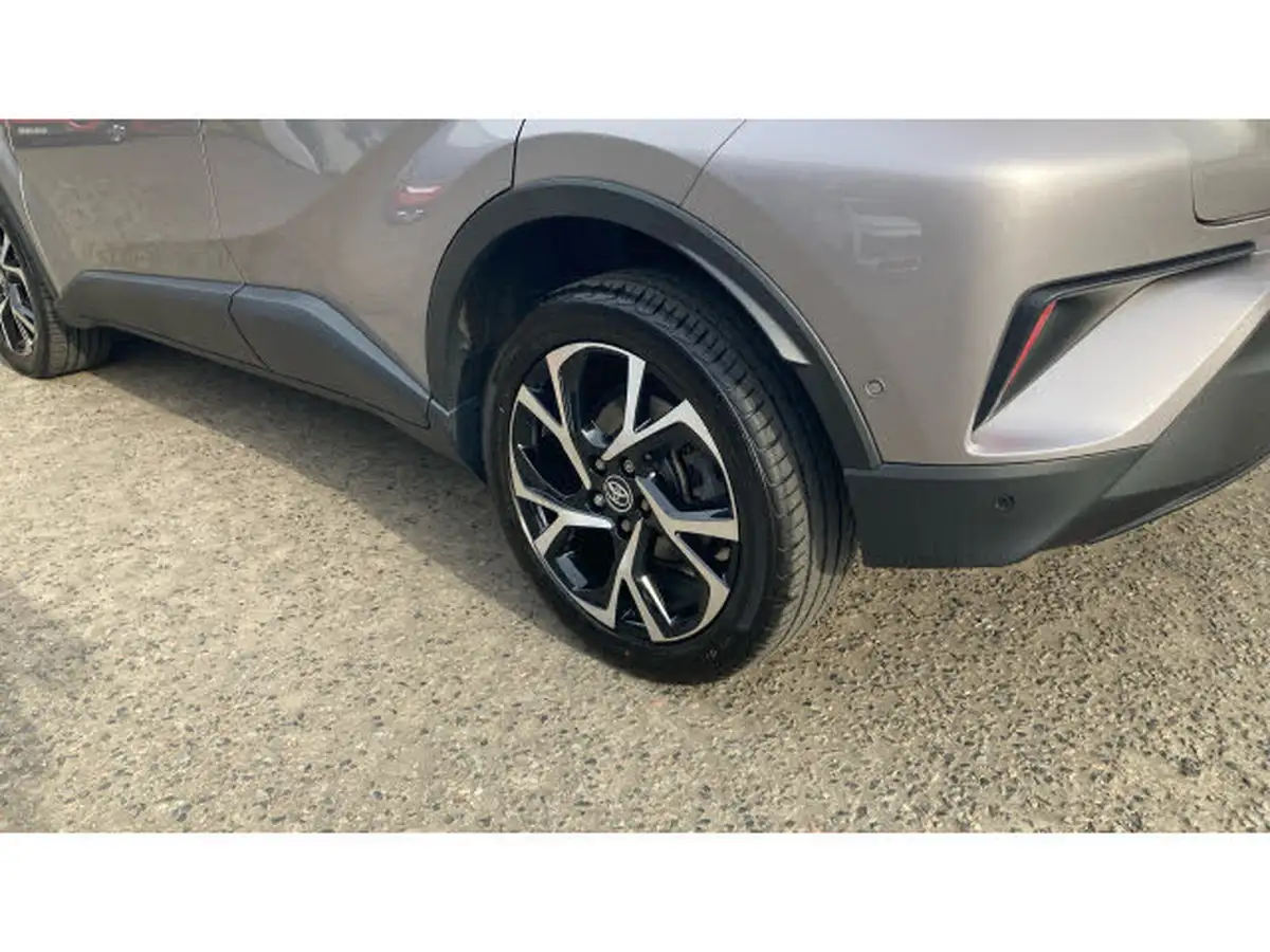 2019-toyota-c-hr-12-design-big-38