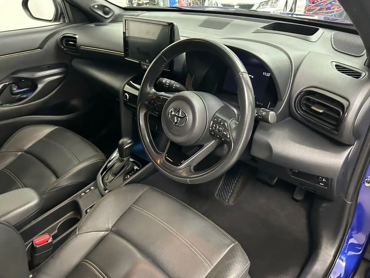 2022-toyota-yaris-cross-15-vvt-i-premiere-edition-big-13