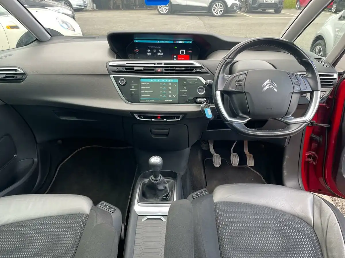 2017-citroen-grand-c4-picasso-16bluehdi-flair-big-10