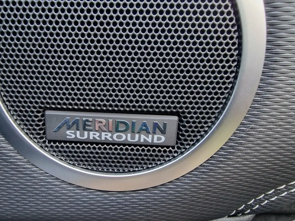 2021-land-rover-discovery-30-d300-r-dynamic-hse-big-29