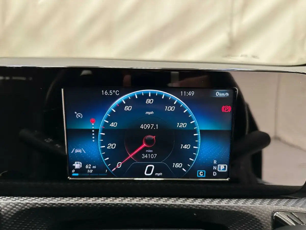 2021-mercedes-benz-a-class-13-a180-se-7g-dct-big-12