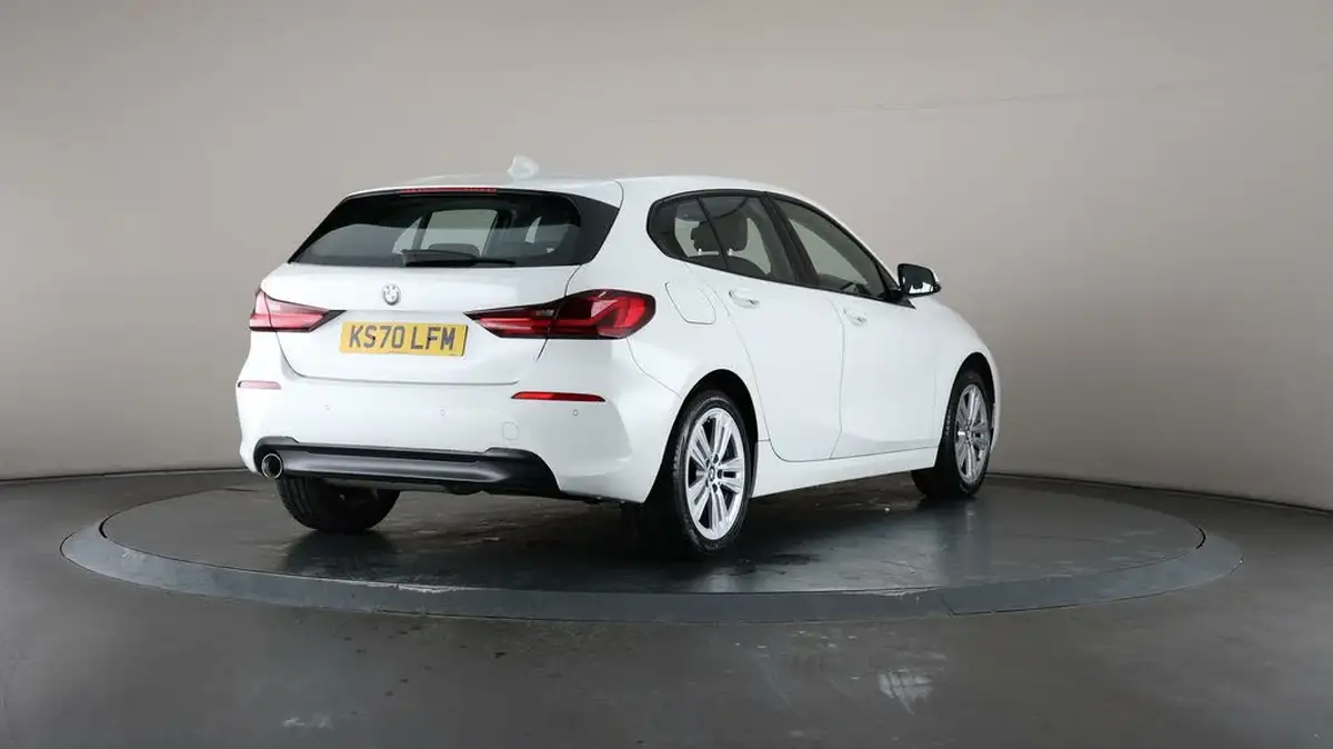 2020-bmw-1-series-15td-116d-sport-big-60
