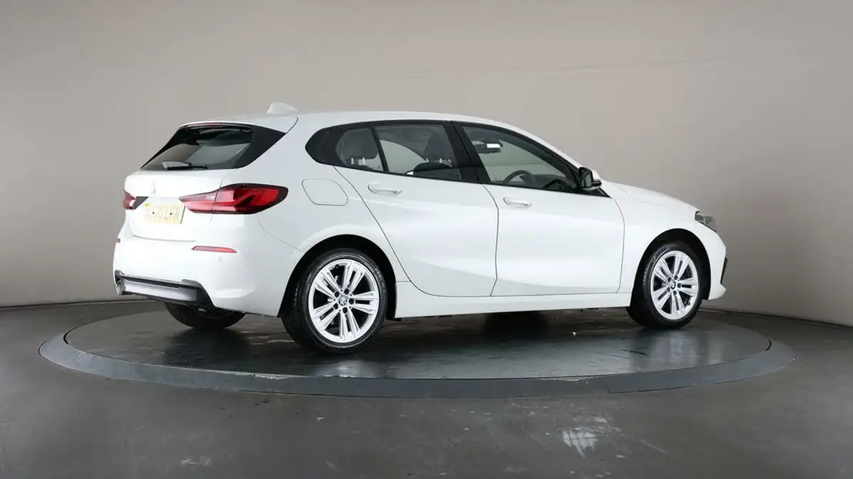 2020-bmw-1-series-15td-116d-sport-big-56