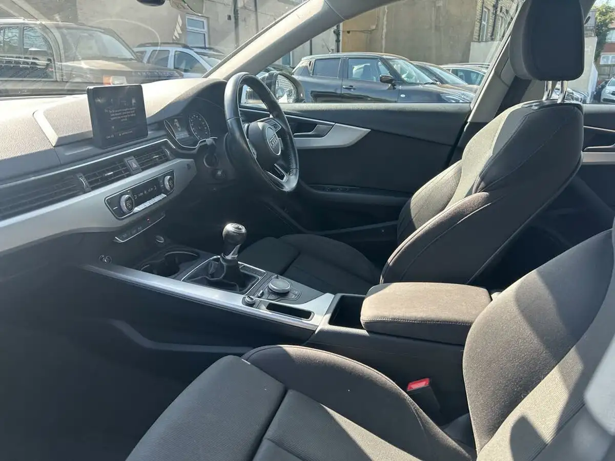 2016-audi-a4-14-tfsi-sport-big-12