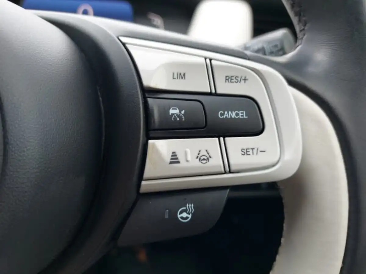 2020-honda-jazz-15-i-mmd-ex-big-12