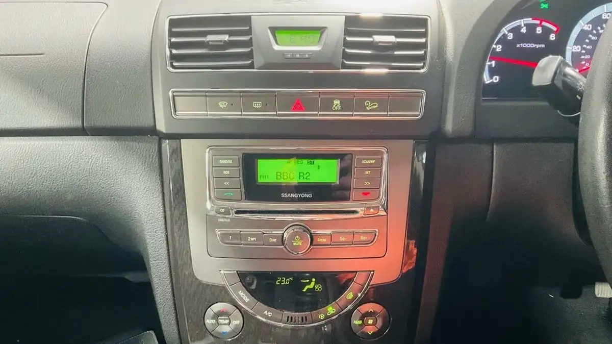 2015-kgm-ssangyong-rexton-w-20td-ex-big-7