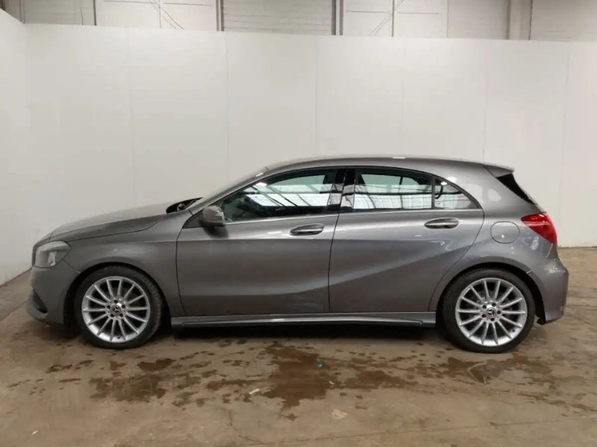 2017-mercedes-benz-a-class-15d-a180d-amg-line-ss-big-3