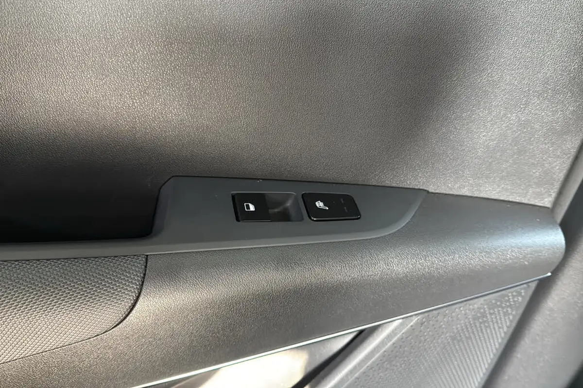 2023-kia-niro-ev-e-4-big-25