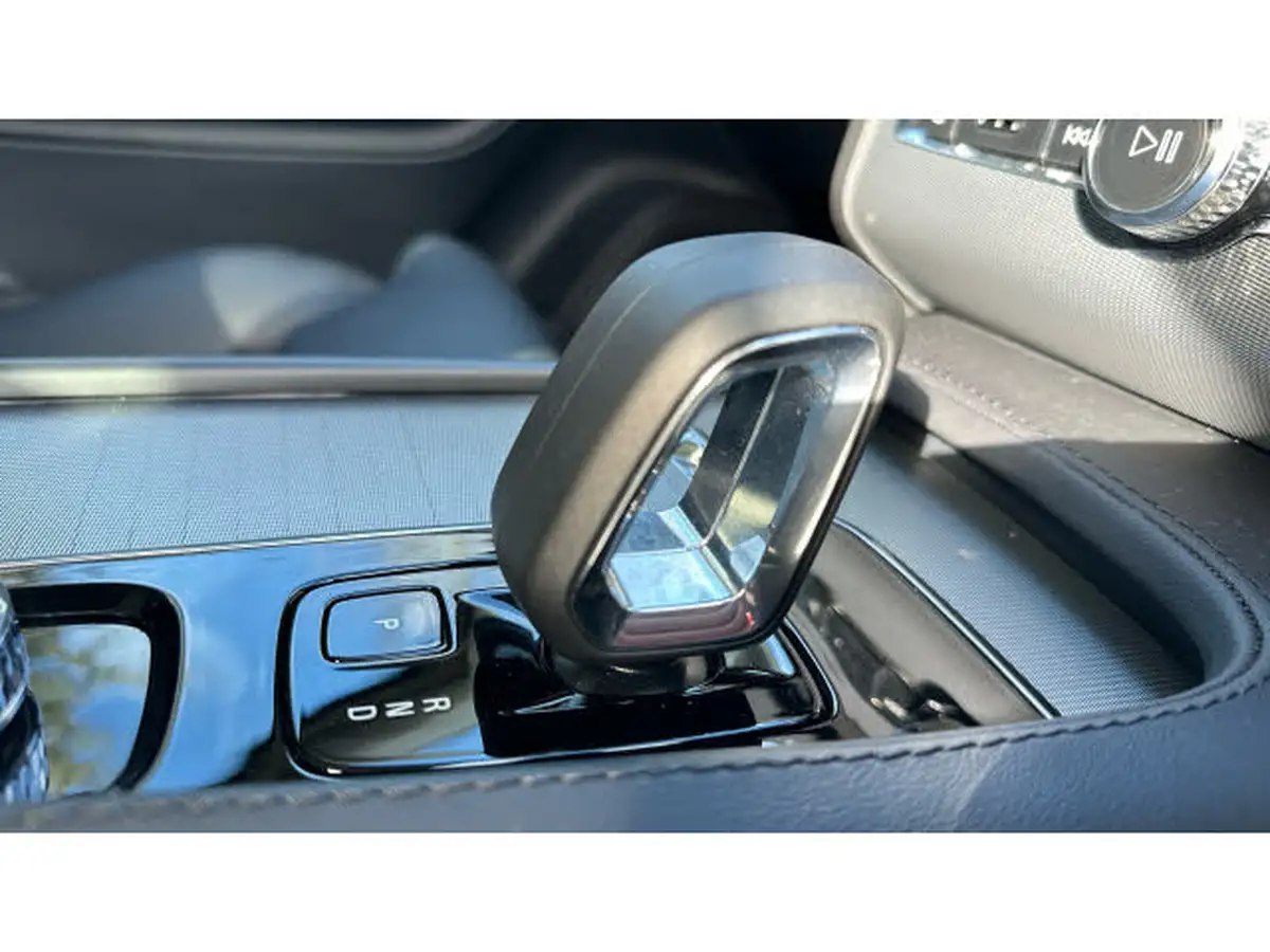 2024-volvo-xc90-20-t8-plus-big-13