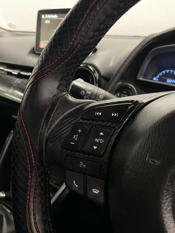 2015-mazda-mazda2-15-se-l-90ps-big-21