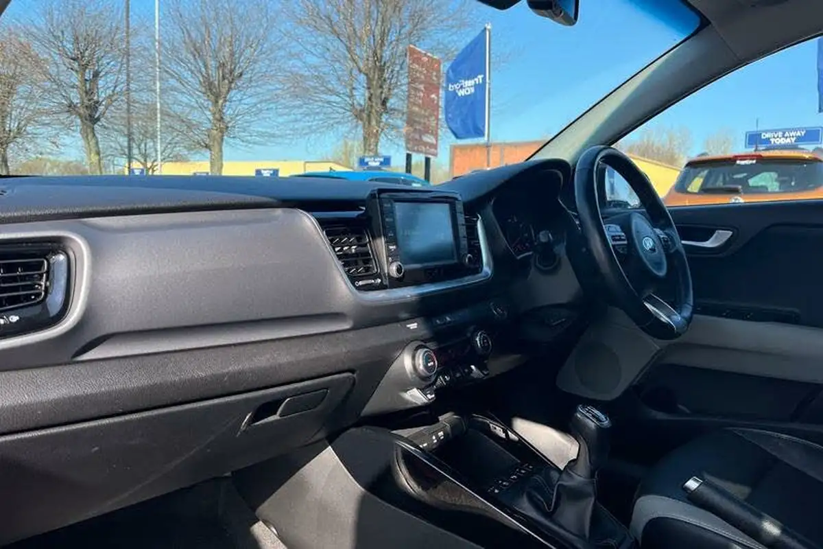 2019-kia-stonic-10-t-gdi-4-big-17