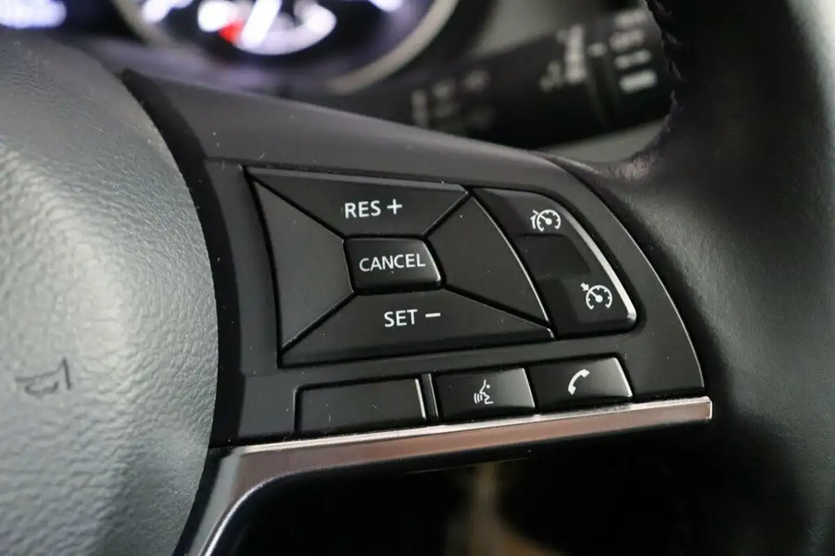 2019-nissan-qashqai-13-dig-t-acenta-premium-140ps-big-13