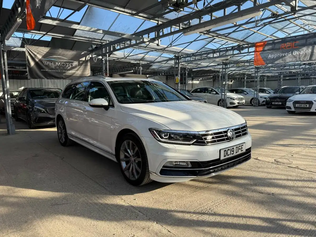 2019-volkswagen-passat-15-tsi-r-line-estate-5d-big-1
