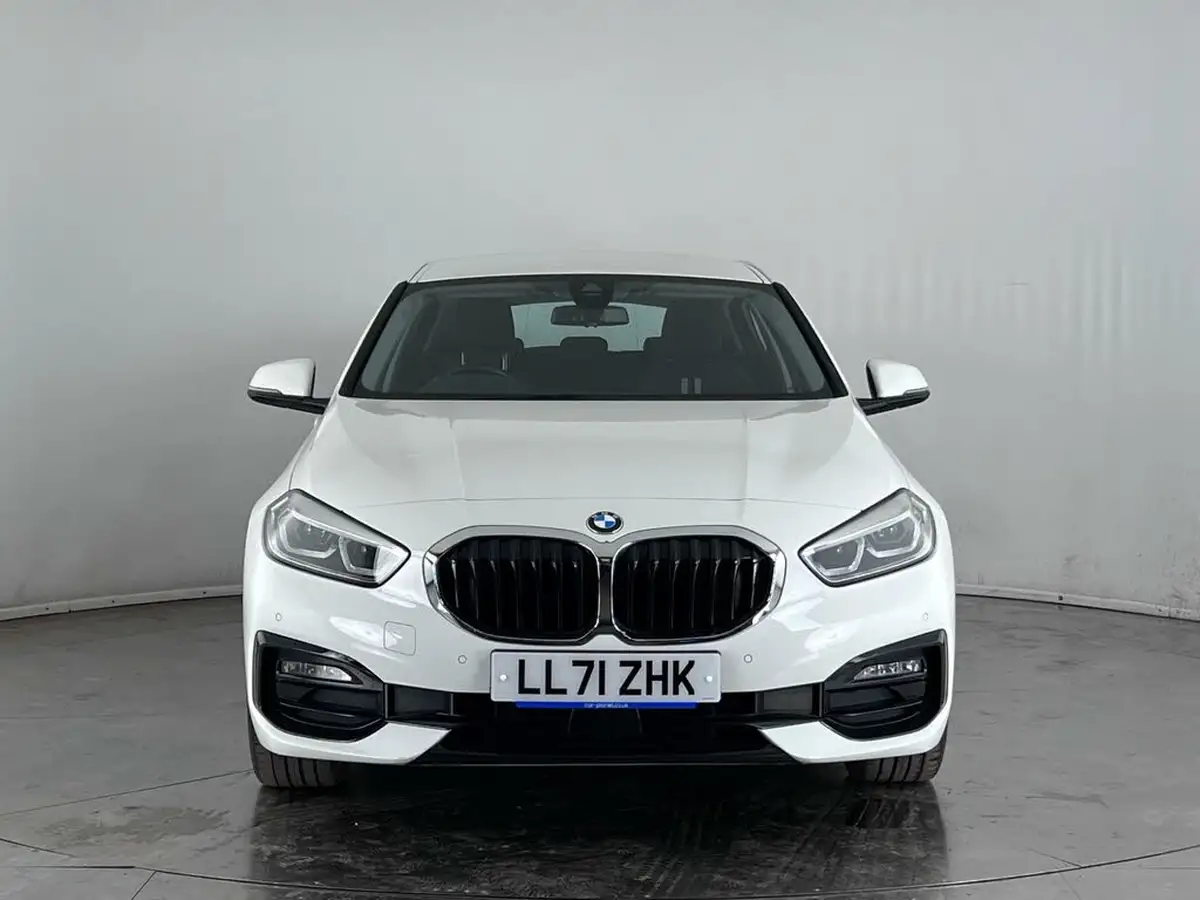 2021-bmw-1-series-15-118i-sport-lcp-big-4