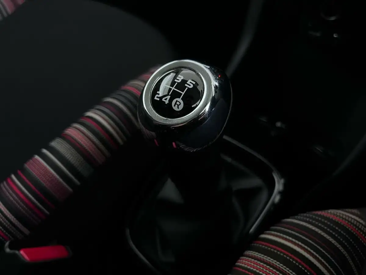 2021-citroen-c1-10-vti-shine-5d-big-27