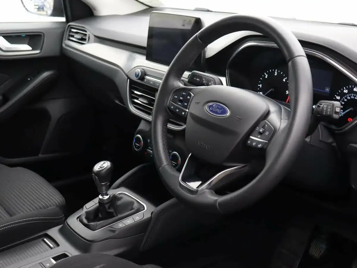 2020-ford-focus-big-11