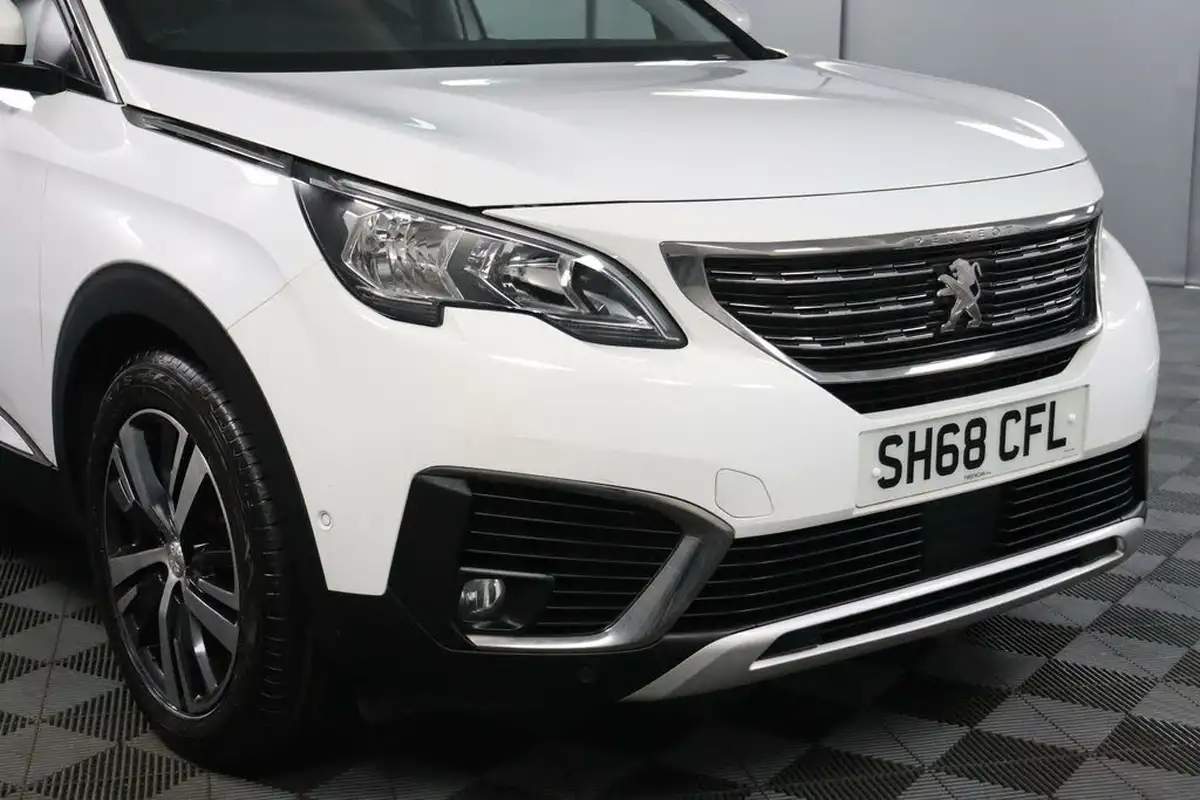 2018-peugeot-5008-suv-15-bluehdi-allure-big-21