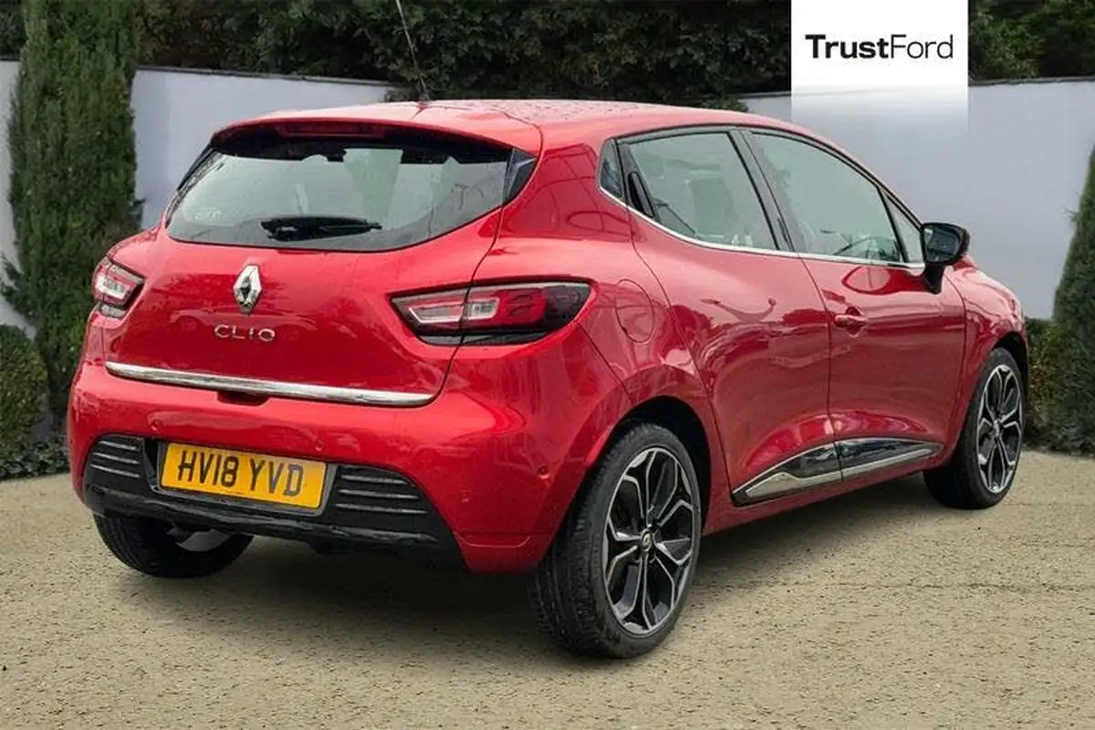 2018-renault-clio-09-tce-signature-nav-big-3