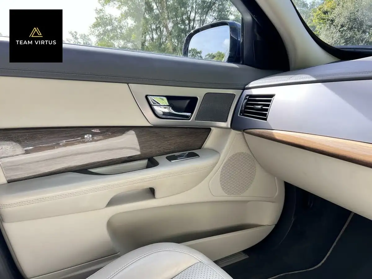 2010-jaguar-xf-30td-s-premium-luxury-big-12