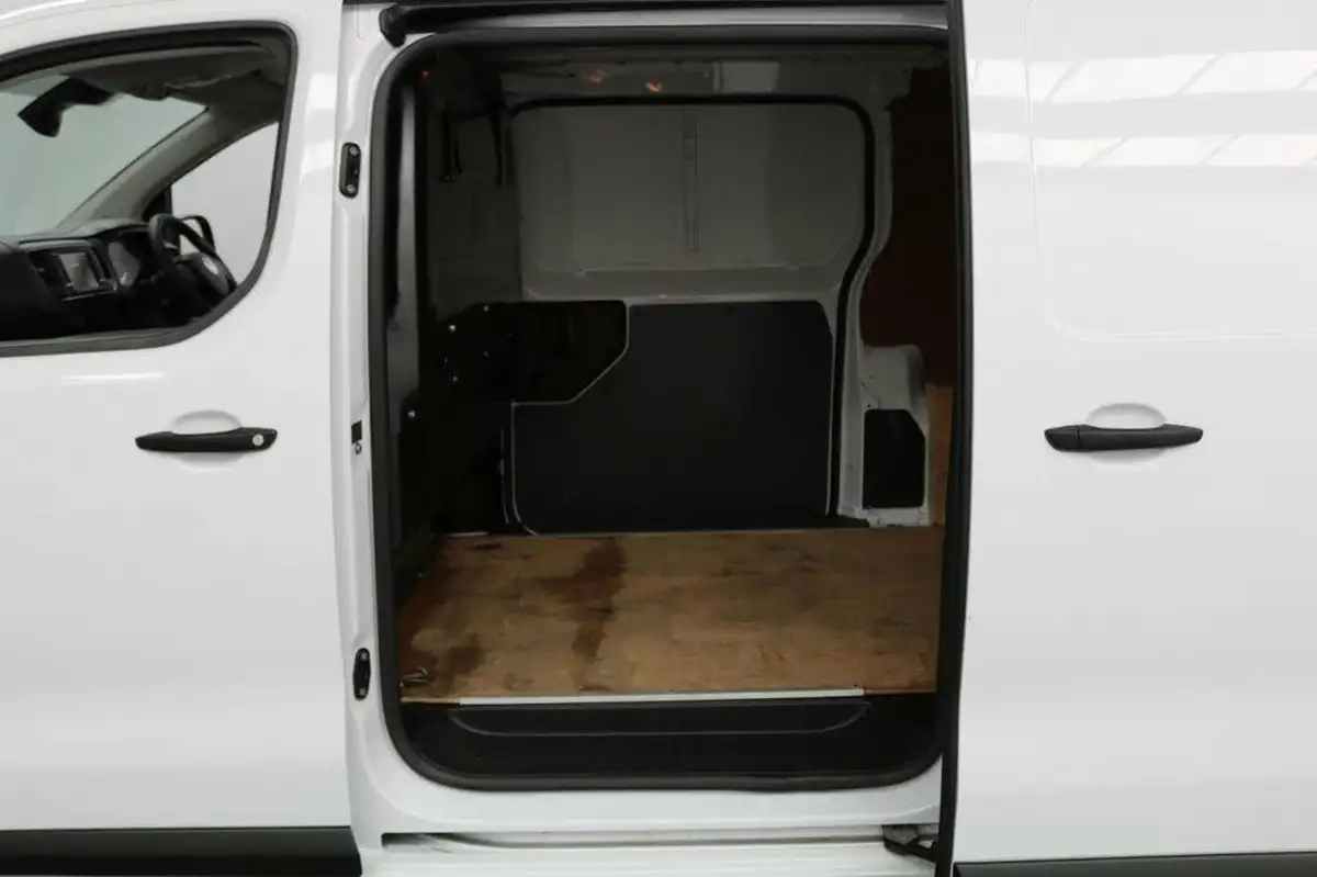 2023-vauxhall-vivaro-15td-2900-l2h1-prime-big-10