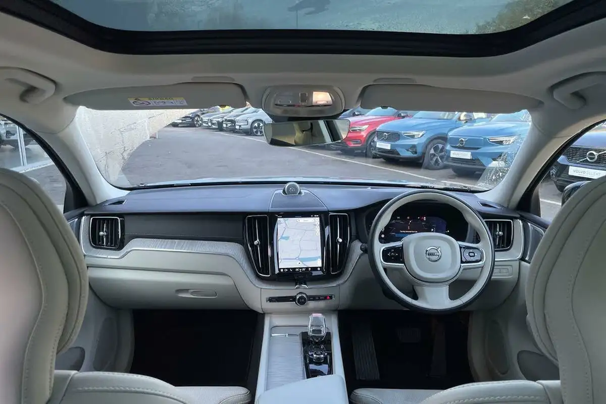 2023-volvo-xc60-20-t8-ultimate-dark-big-2